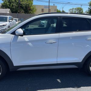 HYUNDAI TUCSON VALUE - 4