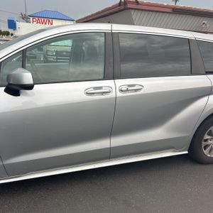 2022 Toyota SIENNA LE 8-PASSENGER — фото 4