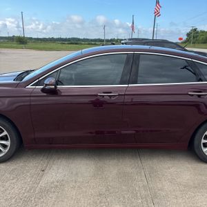 FORD FUSION SE - 4