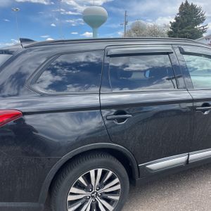 MITSUBISHI OUTLANDER SE - 9