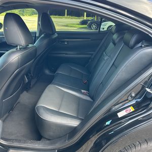 صورة 33 لـ 2018 Lexus ES 350 BASE