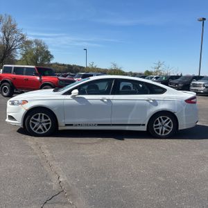 FORD FUSION SE - 3