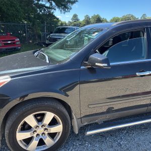 2012 Chevrolet TRAVERSE LT — фото 2