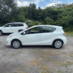 2014 Toyota PRIUS C TWO — фото 3