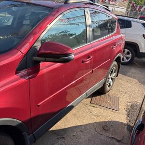صورة 4 لـ 2018 Toyota RAV4 XLE