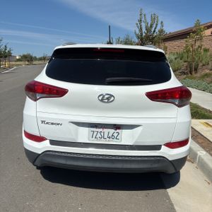 HYUNDAI TUCSON SE - 7