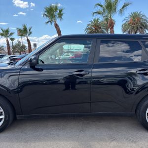 صورة 4 لـ 2023 KIA SOUL LX