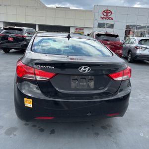 HYUNDAI ELANTRA GLS - 7