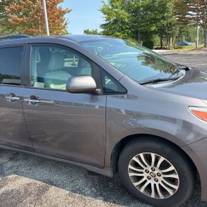 2020 Toyota SIENNA XLE 8-PASSENGER thumbnail 13