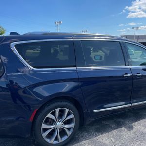 2017 Chrysler PACIFICA LIMITED — фото 9