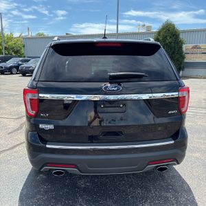 FORD EXPLORER XLT - 7