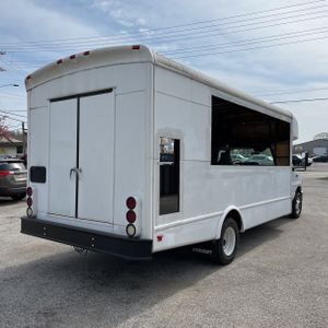 FORD E-450 CUTAWAY - 8