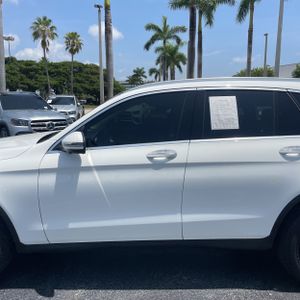 2022 Mercedes-BENZ GLC photo 4