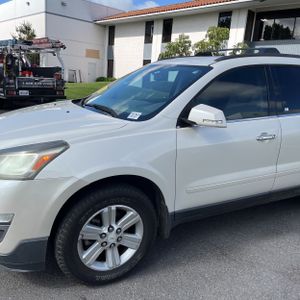 CHEVROLET TRAVERSE LT - 2