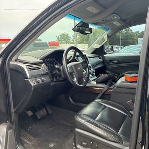 2019 Chevrolet SUBURBAN LT — миниатюра 31