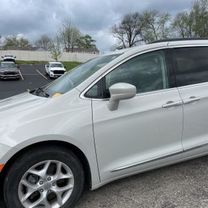 CHRYSLER PACIFICA TOURING-L - 2