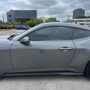صورة 4 لـ 2025 FORD MUSTANG ECOBOOST