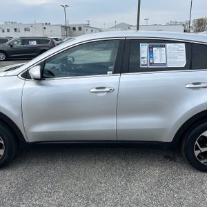 KIA SPORTAGE LX - 4