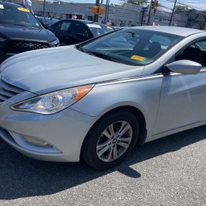 HYUNDAI SONATA GLS - 2