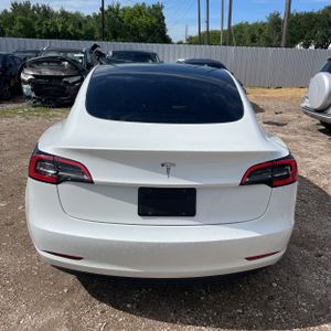 TESLA MODEL 3 BASE - 7