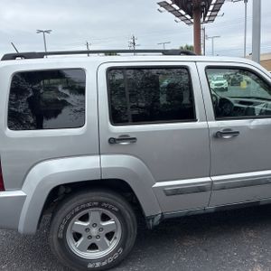 JEEP LIBERTY SPORT - 9