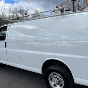 CHEVROLET EXPRESS 2500 - 6