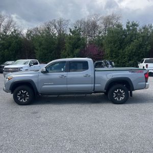 Toyota Tacoma TRD Off-Road - 3