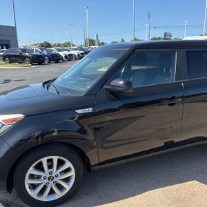 2019 KIA SOUL + — фото 2