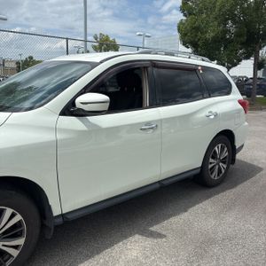 2017 Nissan PATHFINDER SV 照片 4