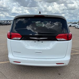 CHRYSLER VOYAGER LX - 7