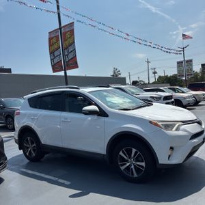 2018 Toyota RAV4 XLE photo 10
