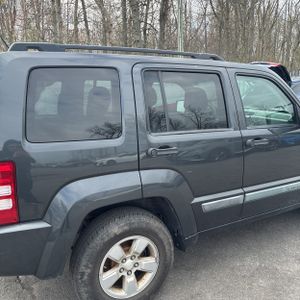 JEEP LIBERTY SPORT - 9