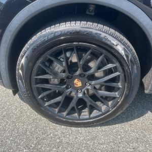 2016 Porsche CAYENNE S — миниатюра 17