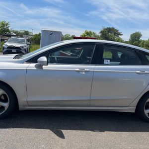FORD FUSION SE - 4