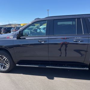 CHEVROLET SUBURBAN Z71 - 4