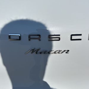 صورة 23 لـ 2018 Porsche MACAN BASE