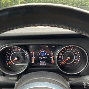 2019 JEEP WRANGLER UNLIMITED SAHARA — миниатюра 38