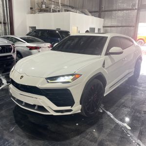 2020 Lamborghini URUS BASE photo 1
