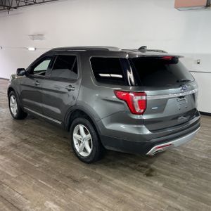 FORD EXPLORER XLT - 5