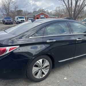 HYUNDAI SONATA HYBRID LIMITED - 9