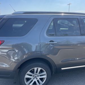 FORD EXPLORER XLT - 9