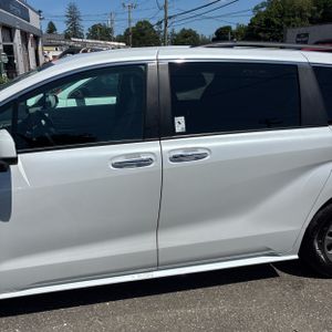 صورة 3 لـ 2026 Toyota SIENNA XLE 8-PASSENGER