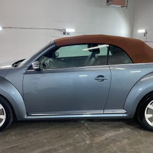 VOLKSWAGEN BEETLE CONVERTIBLE 2.0T FINAL EDITION SEL - 4