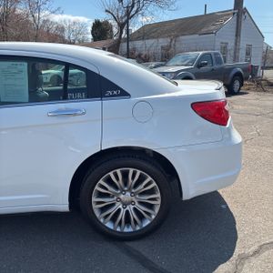 CHRYSLER 200 LIMITED - 6