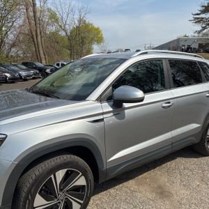 VOLKSWAGEN TAOS SE 4MOTION - 2