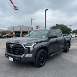 TOYOTA TUNDRA - 1