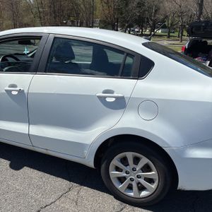 KIA RIO LX - 6