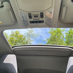 2019 Toyota RAV4 HYBRID XLE — фото 36