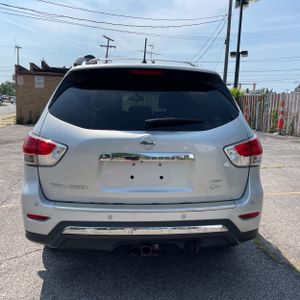 2015 Nissan PATHFINDER SV photo 4