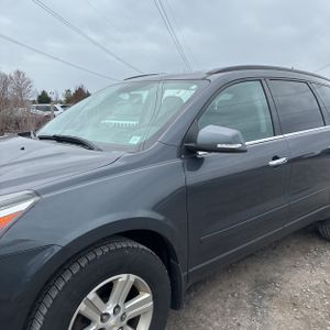 CHEVROLET TRAVERSE LT - 2